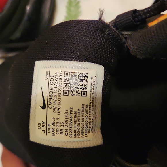 Nike Air Max 270 React - Picture 10 of 11